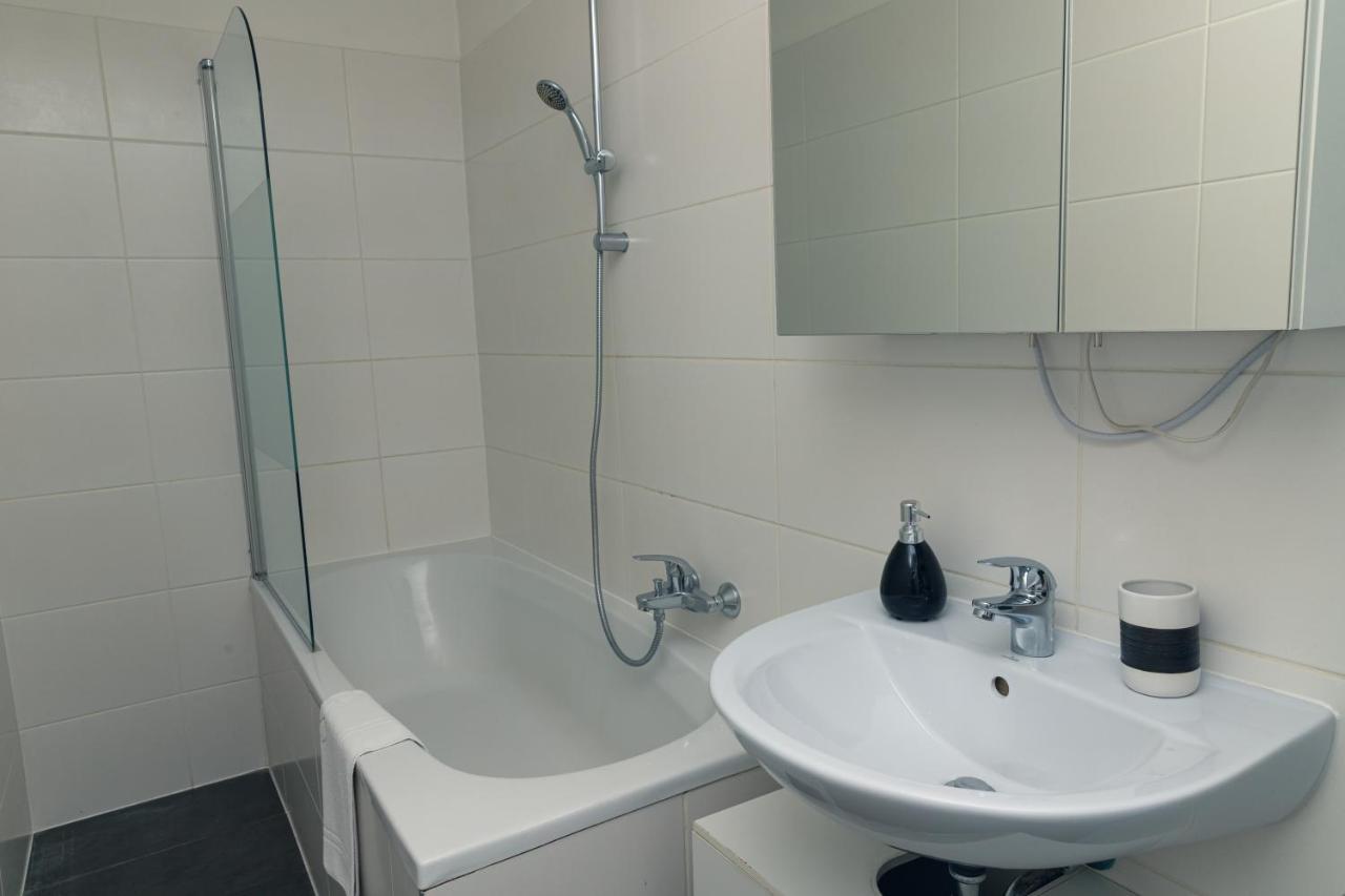 Milky Way Top Floor 2-Bedroom Apartment Air Condition Wina Bagian luar foto