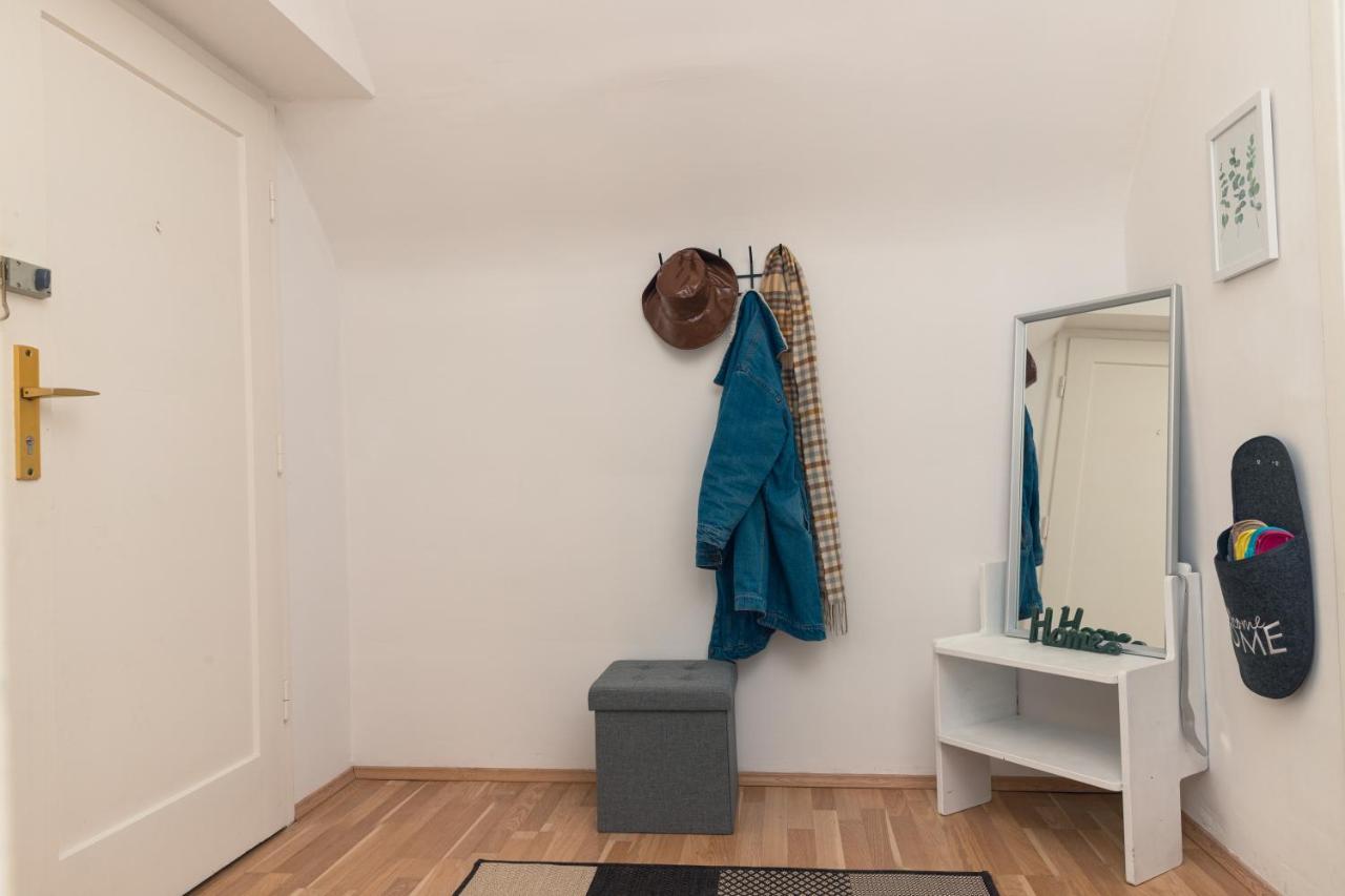 Milky Way Top Floor 2-Bedroom Apartment Air Condition Wina Bagian luar foto