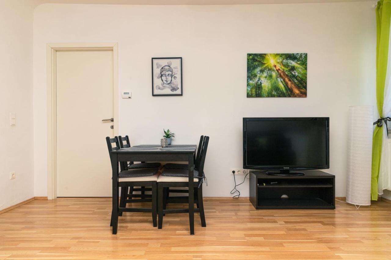 Milky Way Top Floor 2-Bedroom Apartment Air Condition Wina Bagian luar foto