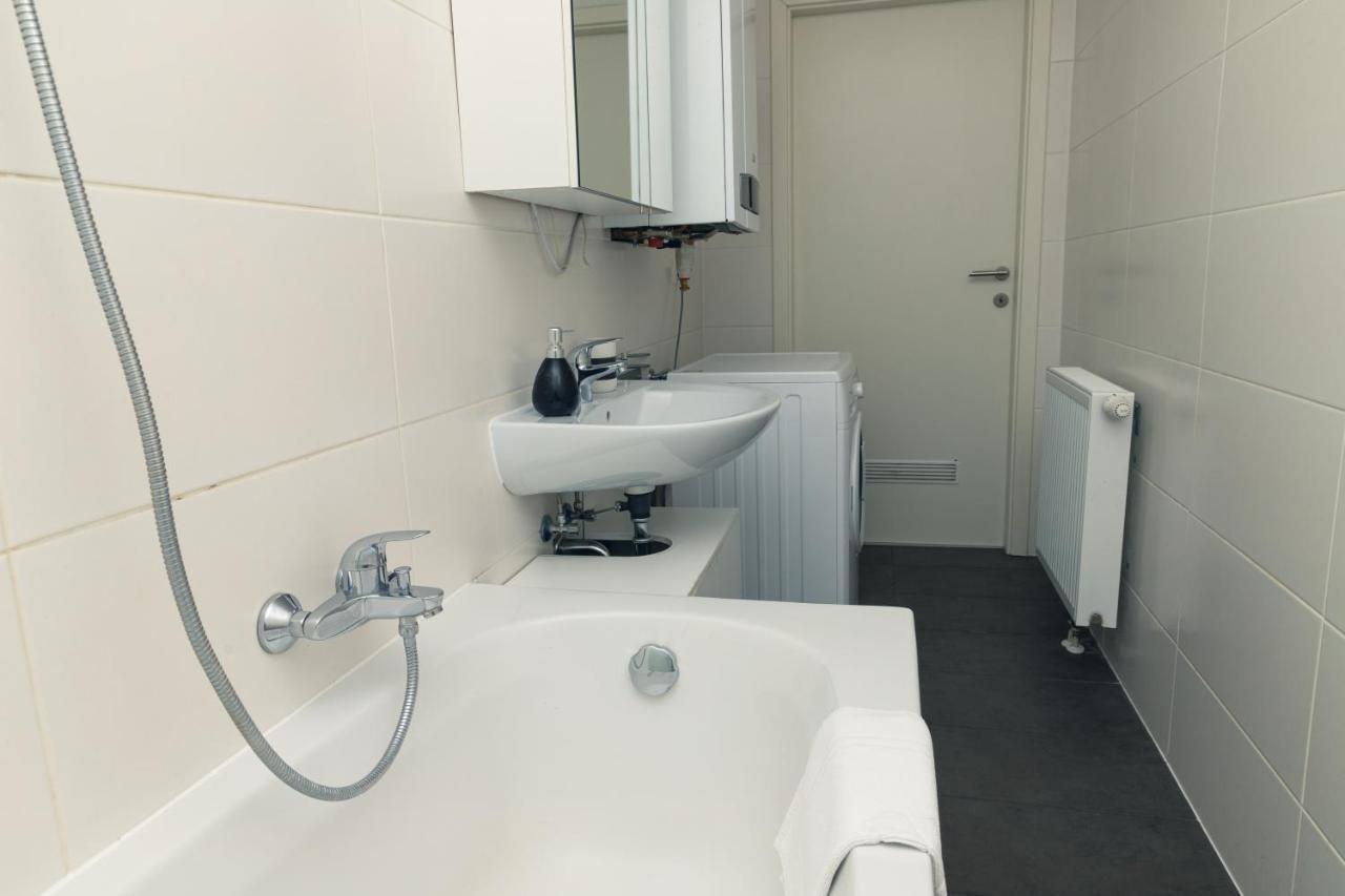 Milky Way Top Floor 2-Bedroom Apartment Air Condition Wina Bagian luar foto