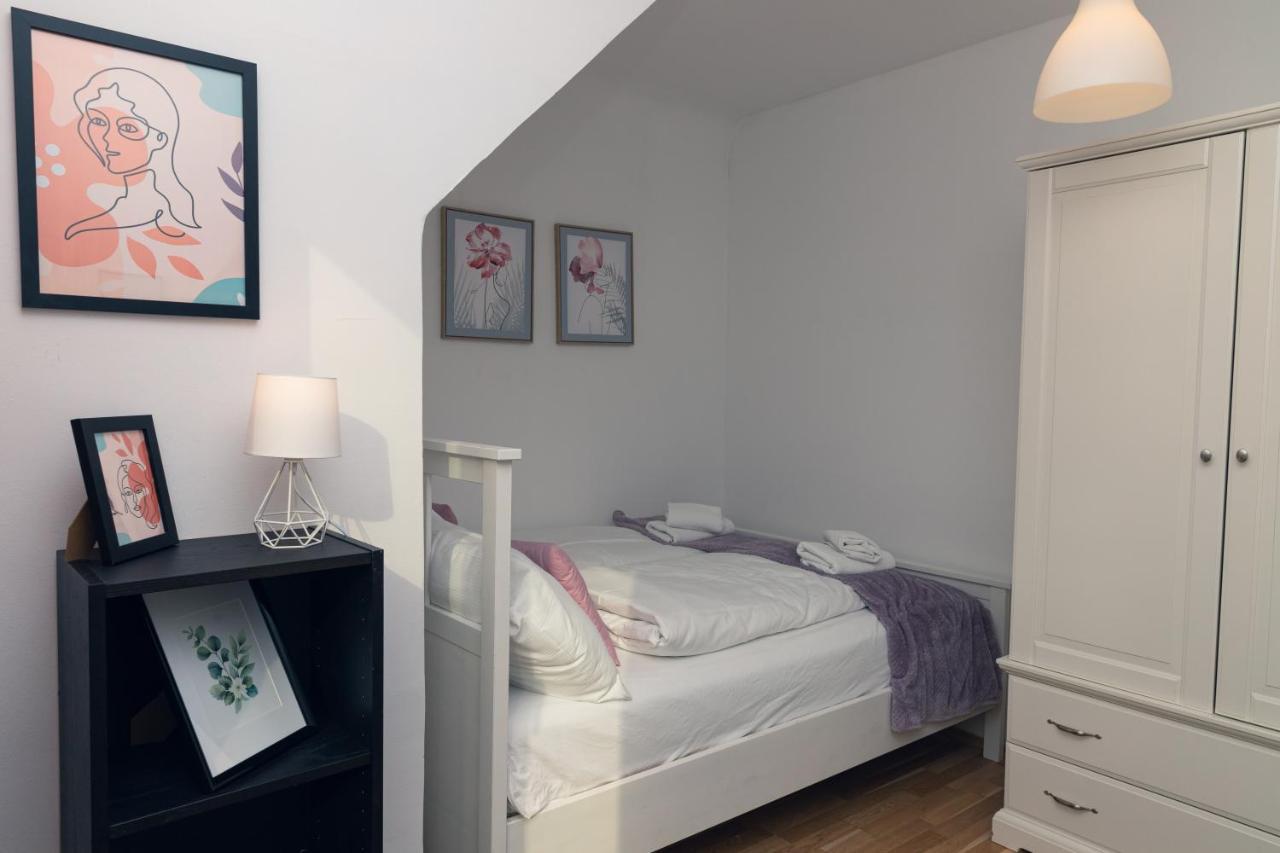 Milky Way Top Floor 2-Bedroom Apartment Air Condition Wina Bagian luar foto